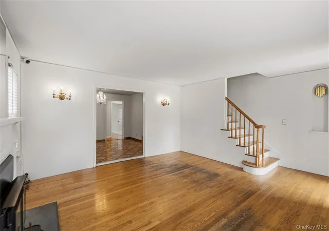 Photo 4 of Sale Pending at 19 Chestnut St, Glen Cove, NY 11542 | MLS# 1026537 | Listing updated on 2026-08-15