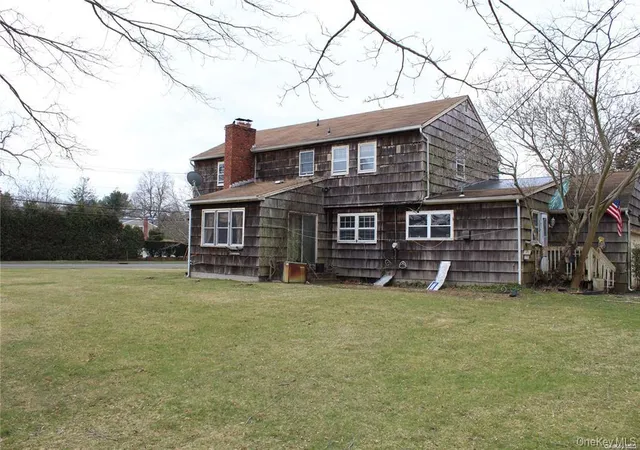 Photo 3 of Sale Pending at 1 N Durkee Ln, Brookhaven, NY 11772 | MLS# 1026549 | Listing updated on 2026-08-01