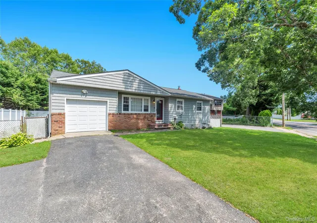 Photo 3 of Sale Pending at 437 Commack Rd, Islip, NY 11751 | MLS# 1026573 | Listing updated on 2026-07-31