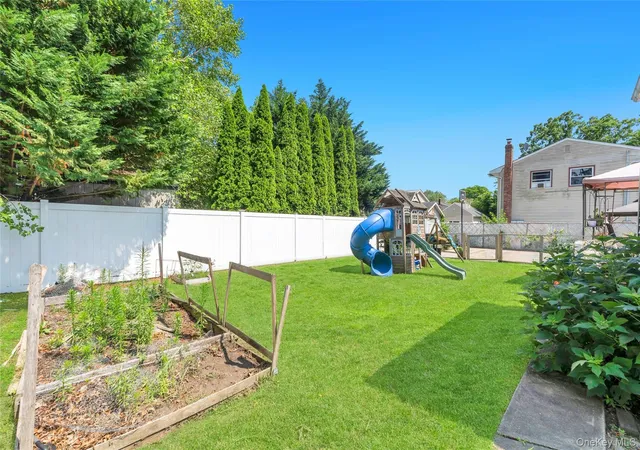 Photo 4 of Sale Pending at 437 Commack Rd, Islip, NY 11751 | MLS# 1026573 | Listing updated on 2026-07-31