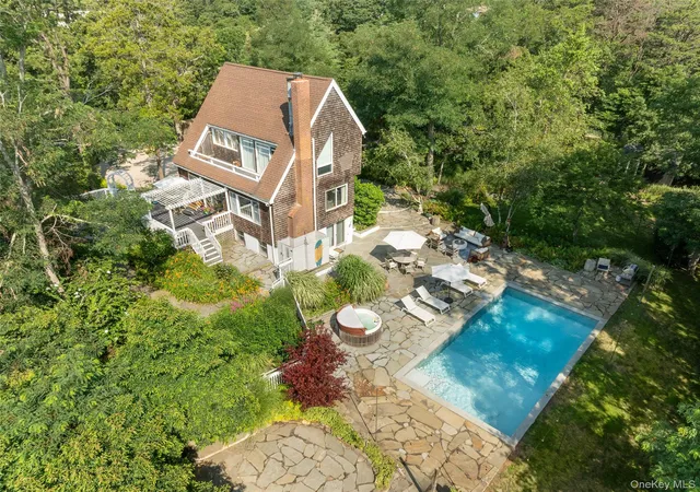 Photo 1 of Sale Pending at 20a Oceanview Rd, Southampton, NY 11968 | MLS# 1026590 | Listing updated on 2026-08-04