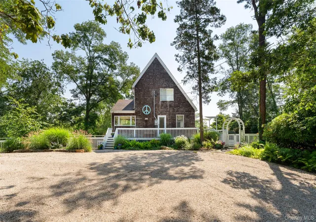 Photo 2 of Sale Pending at 20a Oceanview Rd, Southampton, NY 11968 | MLS# 1026590 | Listing updated on 2026-08-04