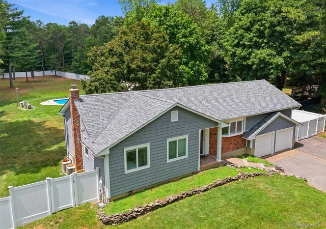 3rd image of 18 Millet St, Huntington, NY 11746 | MLS# 1026605