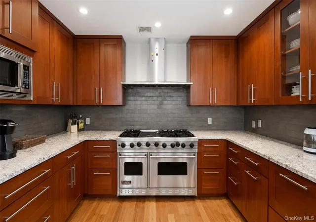 Photo 3 of Condo for sale at 3220 Arlington Ave #9A, Bronx, NY 10463 | MLS# 1026607 | Listing updated on 2026-08-18