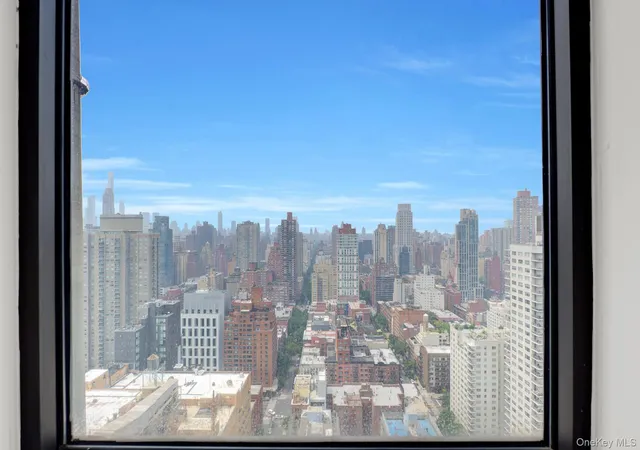 2nd image of 530 E 76Th St, New York, NY 10021