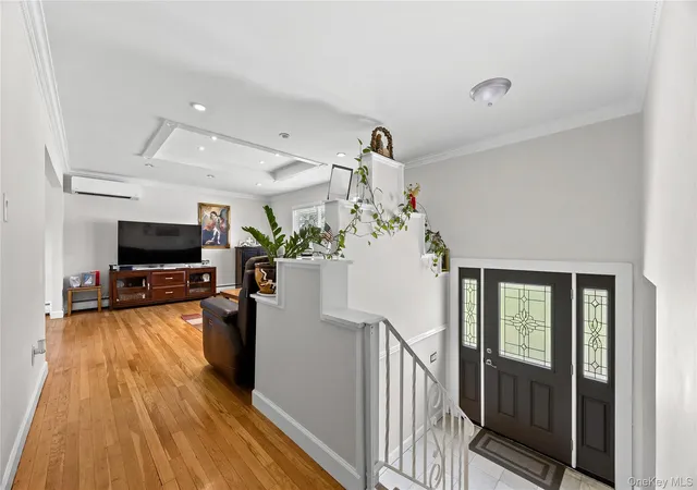 Photo 3 of Sale Pending at 2669 Springhurst St, Yorktown Heights, NY 10598 | MLS# 1026623 | Listing updated on 2026-08-24