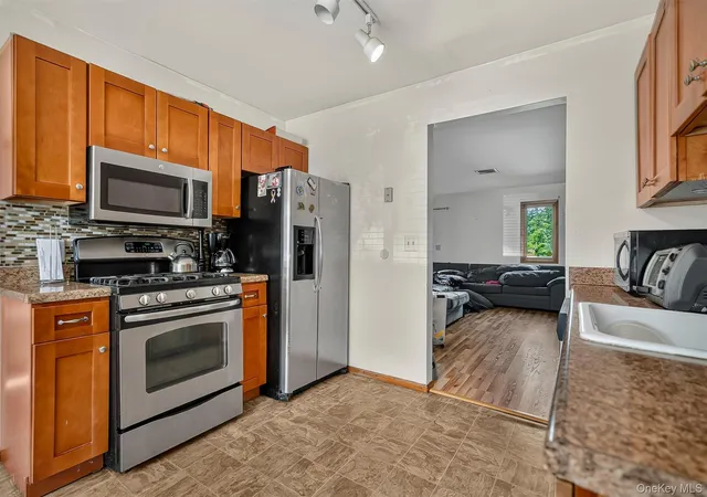 Photo 2 of Sale Pending at 154 Eagleton Dr, Monroe, NY 10950 | MLS# 1026625 | Listing updated on 2026-09-17