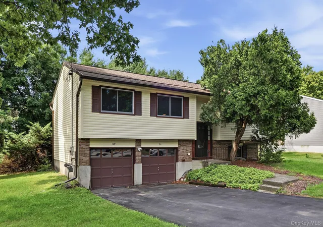 1st image of 55 Sutton Park Rd, Poughkeepsie (town), NY 12603 | MLS# 1026653