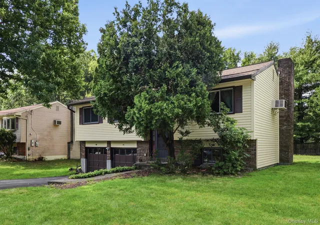 2nd image of 55 Sutton Park Rd, Poughkeepsie (town), NY 12603 | MLS# 1026653