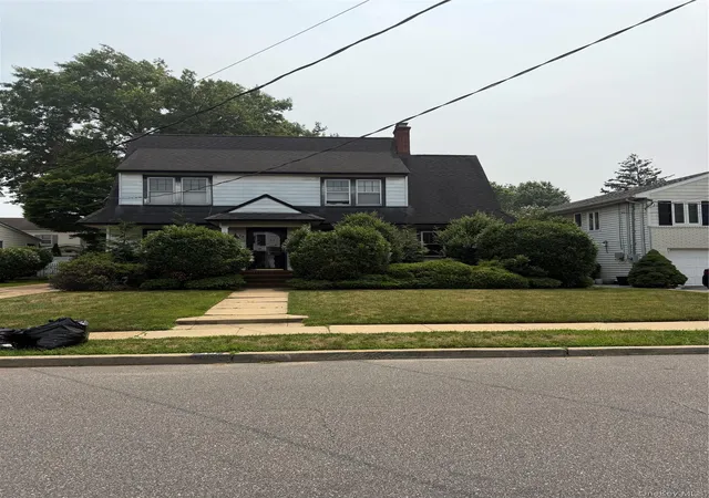 Photo 2 of Sale Pending at 44 Muirfield Rd, Hempstead, NY 11570 | MLS# 1026656 | Listing updated on 2026-08-07