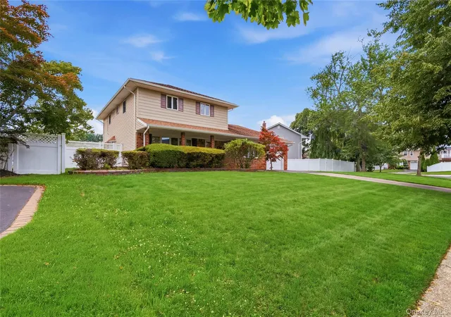 3rd image of 6 Navy Dr, Smithtown, NY 11787 | MLS# 1026666