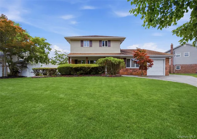 4th image of 6 Navy Dr, Smithtown, NY 11787 | MLS# 1026666
