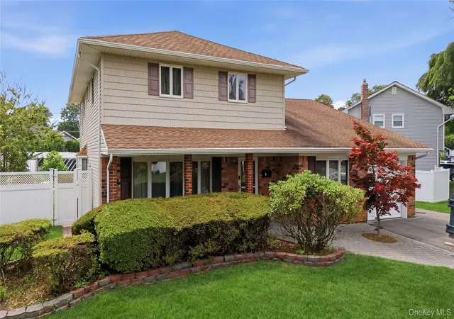 5th image of 6 Navy Dr, Smithtown, NY 11787 | MLS# 1026666