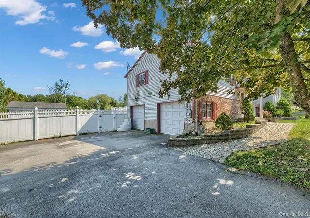 Photo 3 of Single family home for sale at 7 Briarwood Ave, Monroe, NY 10950 | MLS# 1026670 | Listing updated on 2026-08-05