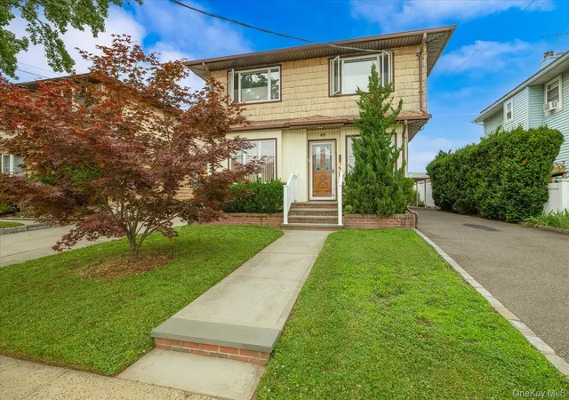 Photo 1 of Single family home for sale at 49 Roosevelt Ct, North Hempstead, NY 11590 | MLS# 1026682 | Listing updated on 2026-09-20