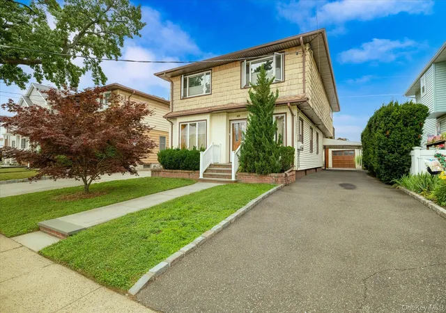 Photo 2 of Single family home for sale at 49 Roosevelt Ct, North Hempstead, NY 11590 | MLS# 1026682 | Listing updated on 2026-09-20