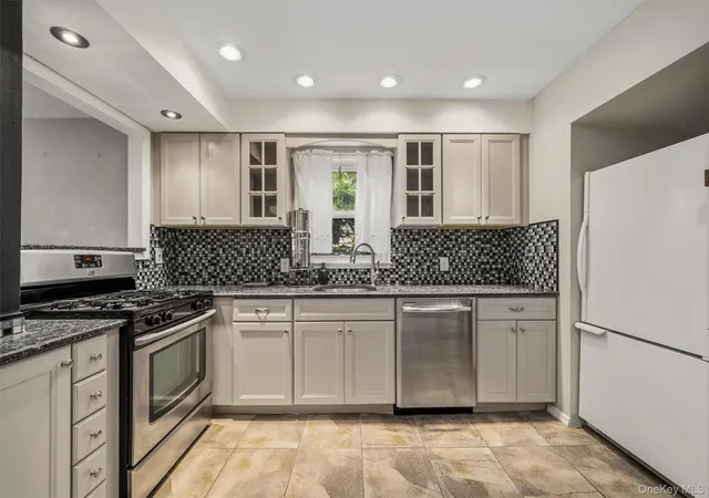 4th image of 35 Lake Dr, Greenwood Lake, NY 10925 | MLS# 1026694
