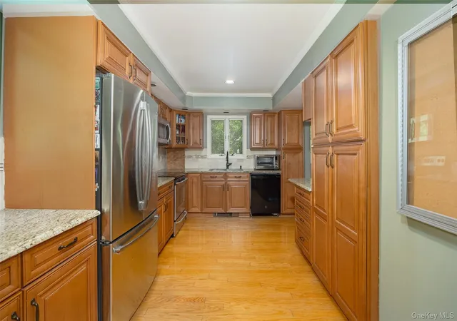 Photo 3 of Sale Pending at 185 White Pond Rd, East Fishkill, NY 12582 | MLS# 1026703 | Listing updated on 2026-08-29