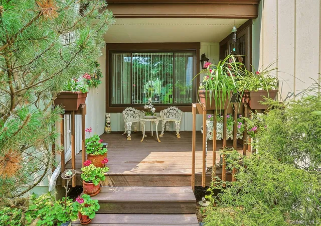 Photo 2 of Condo for sale at 120 Locust Ln, Irvington, NY 10533 | MLS# 1026707 | Listing updated on 2026-07-19