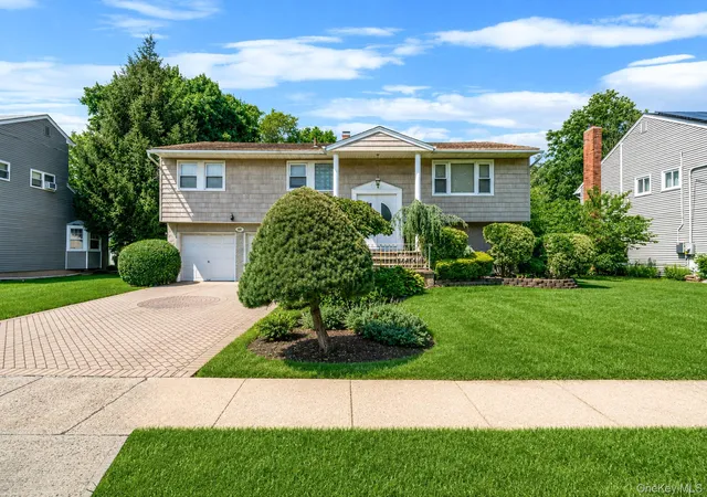 Photo 1 of Sale Pending at 523 Livingston St, Westbury, NY 11590 | MLS# 1026708 | Listing updated on 2026-08-29