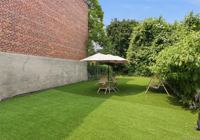 Photo 2 of Single family home for sale at 953 E 227th Street, New York, NY 10466 | MLS# 1026710 | Listing updated on 2026-08-03