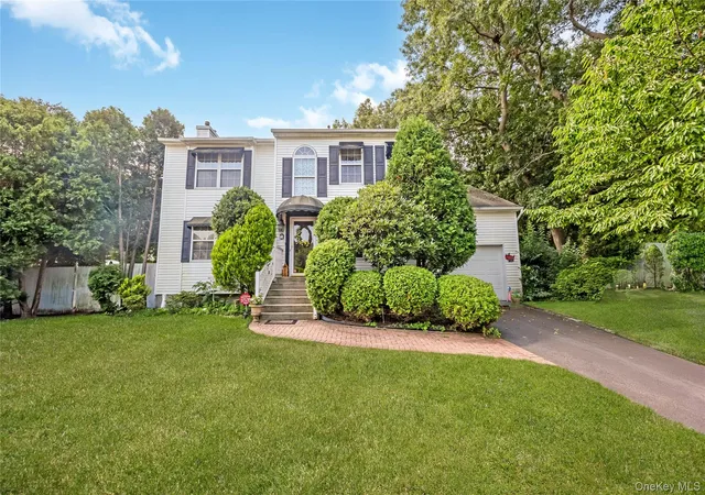 Photo 1 of Single family home for sale at 10 Gaetano Ln, Coram, NY 11727 | MLS# 1026713 | Listing updated on 2026-09-03