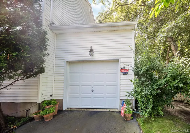 Photo 3 of Single family home for sale at 10 Gaetano Ln, Coram, NY 11727 | MLS# 1026713 | Listing updated on 2026-09-03