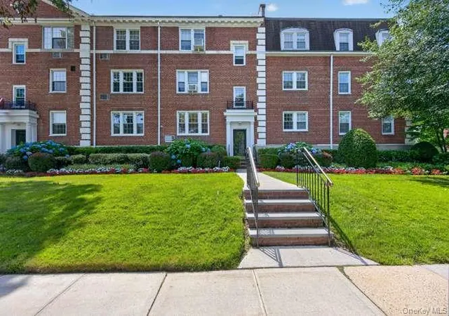 Photo 1 of Sale Pending at 22 Hamilton Pl #H3, Garden City, NY 11530 | MLS# 1026714 | Listing updated on 2026-07-25