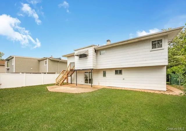 Photo 3 of Sale Pending at 2940 Bond Dr, Hempstead, NY 11566 | MLS# 1026722 | Listing updated on 2026-09-12