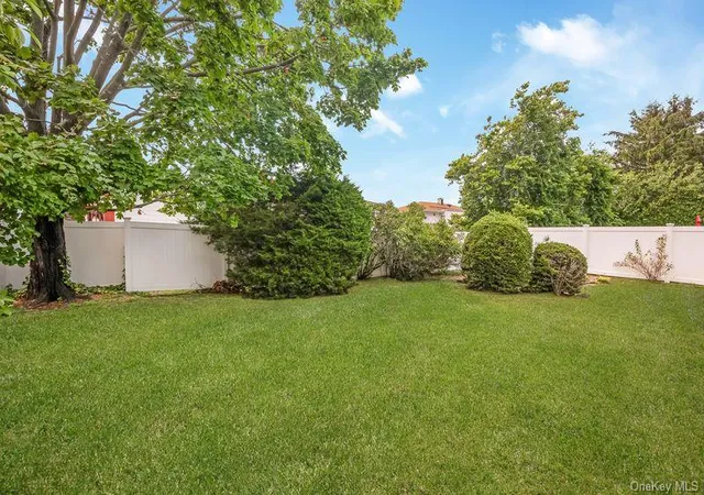 Photo 3 of Sale Pending at 2940 Bond Dr, Hempstead, NY 11566 | MLS# 1026722 | Listing updated on 2026-09-12