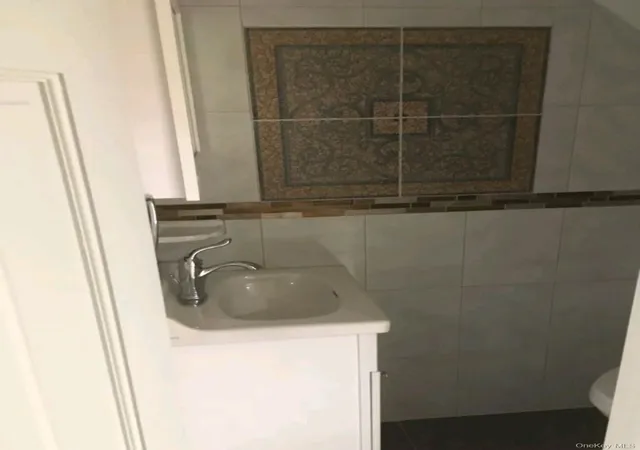 Photo 4 of Single family home for sale at 1281 E 223rd Street, New York, NY 10466 | MLS# 1026727 | Listing updated on 2026-08-04
