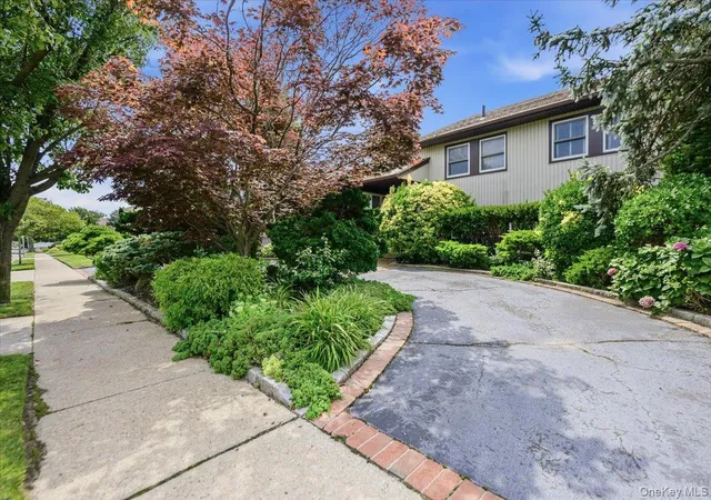 Photo 3 of Single family home for sale at 1417 Park St, Hempstead, NY 11509 | MLS# 1026745 | Listing updated on 2026-10-07