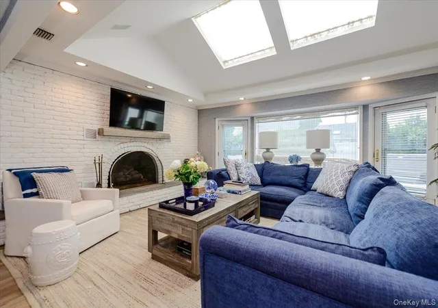 Photo 4 of Single family home for sale at 1417 Park St, Hempstead, NY 11509 | MLS# 1026745 | Listing updated on 2026-10-07