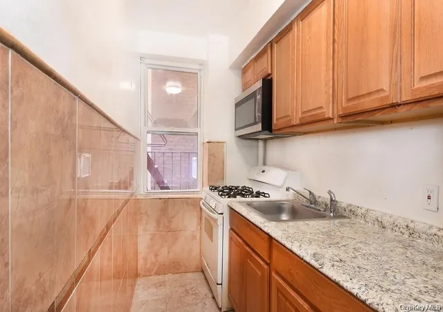 Photo 3 of House for sale at 2191 Bolton St #3E, Bronx, NY 10462 | MLS# 1026759 | Listing updated on 2026-07-21