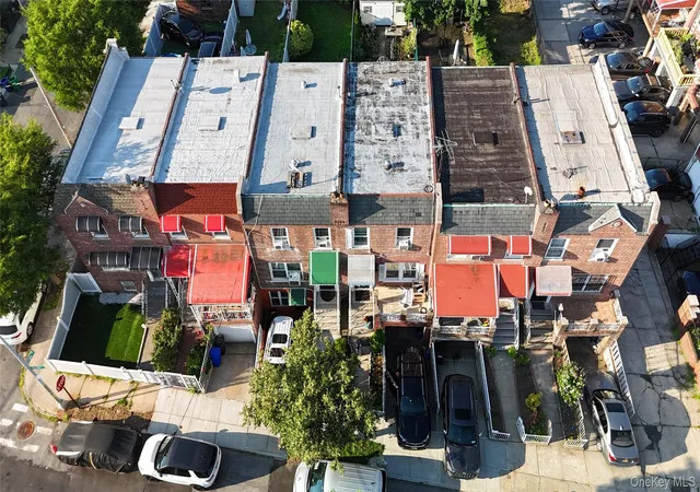 Photo 3 of Sale Pending at 935 Magenta St, New York, NY 10469 | MLS# 1026773 | Listing updated on 2026-07-31