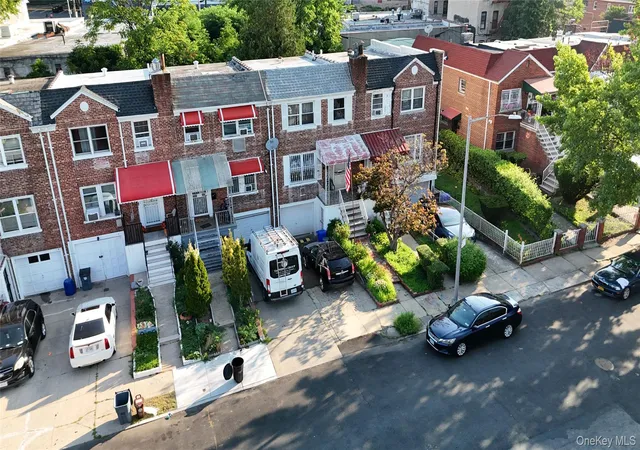Photo 3 of Sale Pending at 935 Magenta St, New York, NY 10469 | MLS# 1026773 | Listing updated on 2026-07-31