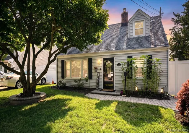 1st image of 520 Riverside Ave, Oyster Bay, NY 11758 | MLS# 1026794