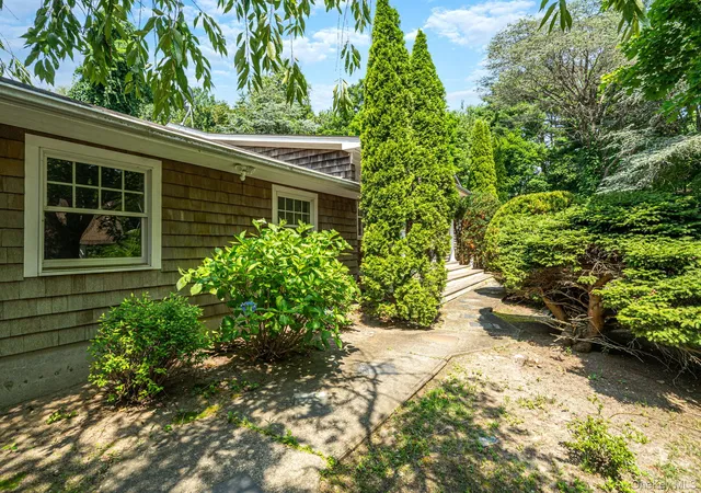 32nd image of 20 Dolphin Wy, Riverhead, NY 11901 | MLS# 1026812