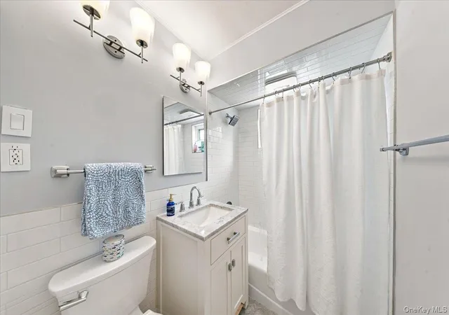 2nd image of 280 Cherry Vly Ave, Hempstead, NY 11530