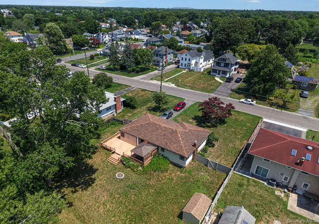 Photo 3 of Sale Pending at 190 Bay Ave, Patchogue, NY 11772 | MLS# 1026822 | Listing updated on 2026-09-02