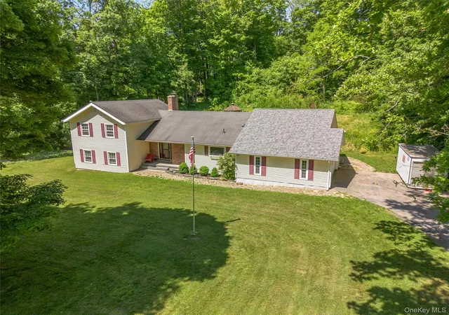 Photo 2 of Single family home for sale at 21 Straub Dr, Pleasant Valley, NY 12569 | MLS# 1026844 | Listing updated on 2026-10-02