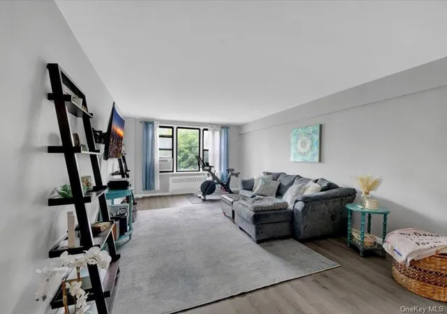 Photo 3 of Sale Pending at 270 N Broadway #6H, Yonkers, NY 10701 | MLS# 1026852 | Listing updated on 2026-08-27