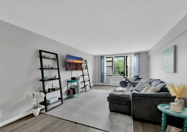 Photo 4 of Sale Pending at 270 N Broadway #6H, Yonkers, NY 10701 | MLS# 1026852 | Listing updated on 2026-08-27
