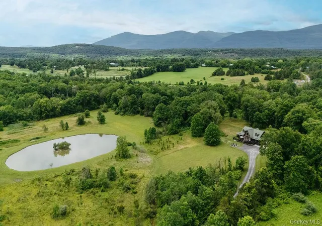Photo 3 of Sale Pending at 86 Sunset View Dr, Saugerties, NY 12477 | MLS# 1026853 | Listing updated on 2026-08-18