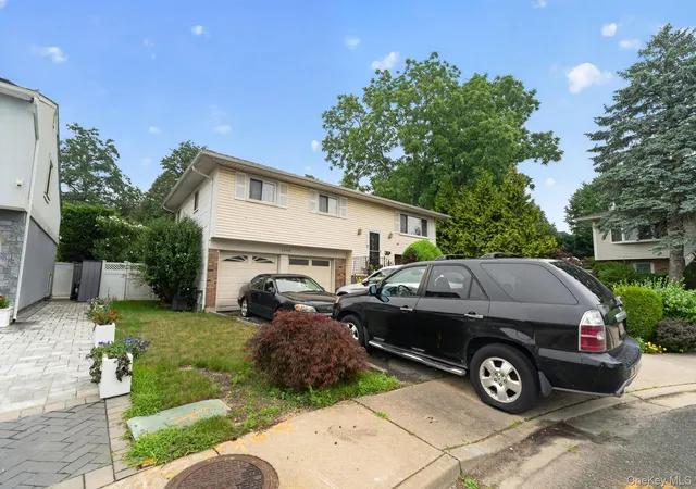 Photo 2 of Single family home for sale at 2496 Enid Ct, Baldwin, NY 11510 | MLS# 1026854 | Listing updated on 2026-07-17