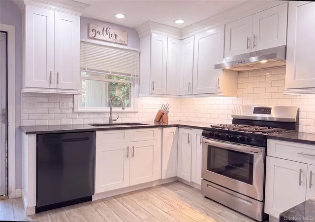 Photo 3 of House for sale at 33 Westerly St, Yonkers, NY 10704 | MLS# 1026869 | Listing updated on 2026-09-17