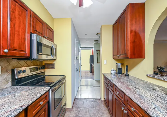 Photo 3 of Condo for sale at 360 Shore Rd #4K, Long Beach, NY 11561 | MLS# 1026877 | Listing updated on 2026-08-22