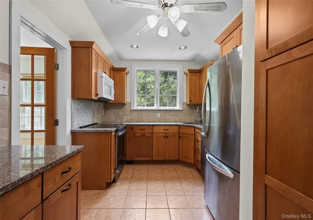Listing Photo 5 - Condo for sale in building located at 58 Belden Rd, Carmel, NY 10512