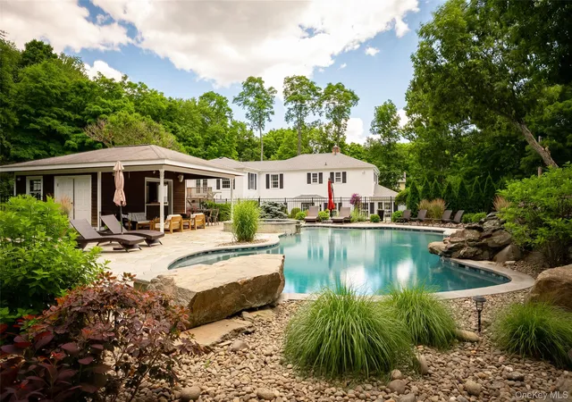Photo 3 of Single family home for sale at 17 Audubon Trl, Salt Point, NY 12578 | MLS# 1026887 | Listing updated on 2026-08-27