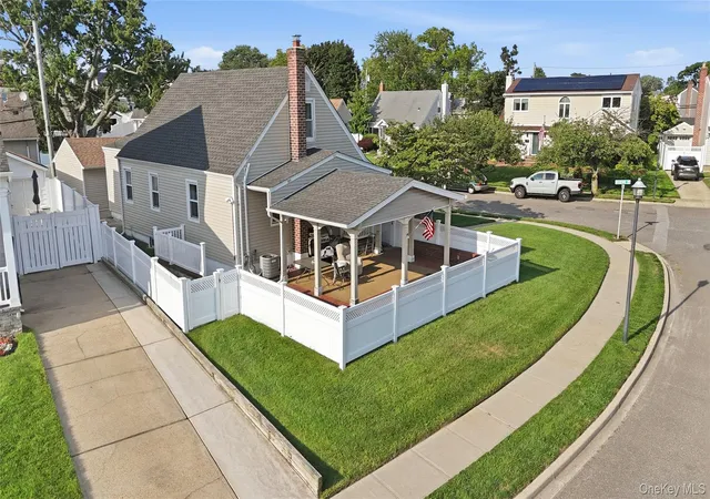 Photo 3 of Sale Pending at 790 Woodside Dr, Hempstead, NY 11793 | MLS# 1026889 | Listing updated on 2026-08-28